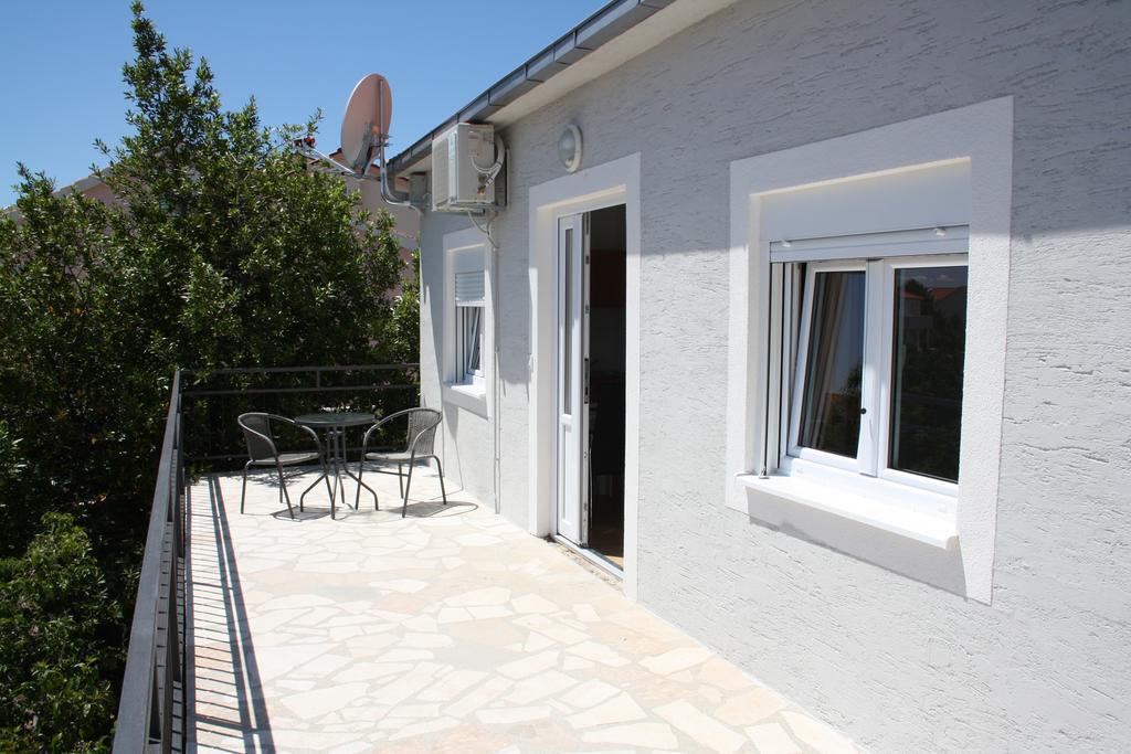 Apartments Suker Trogir Exteriör bild