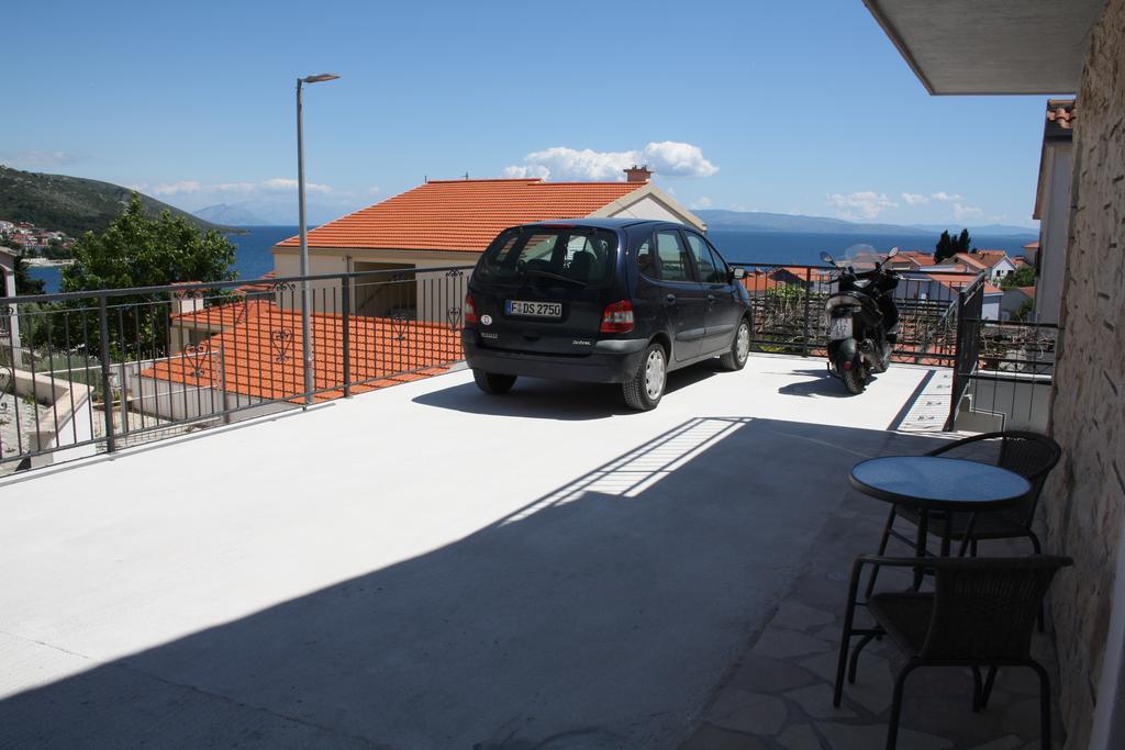Apartments Suker Trogir Exteriör bild