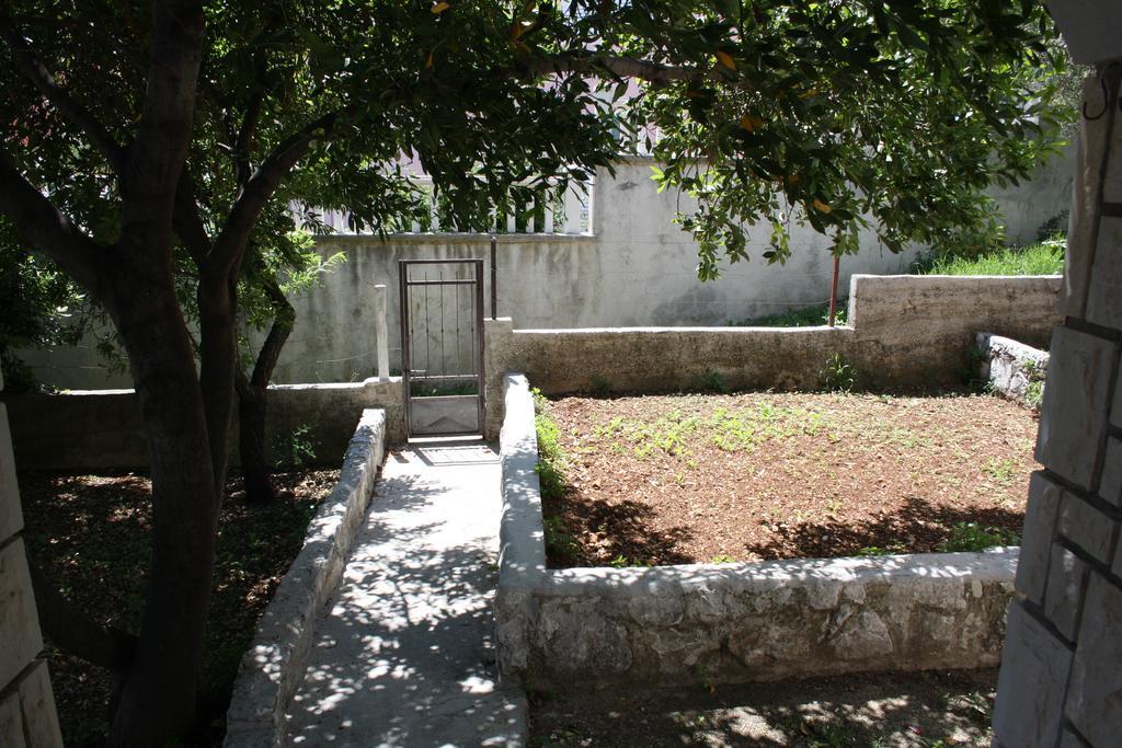 Apartments Suker Trogir Exteriör bild