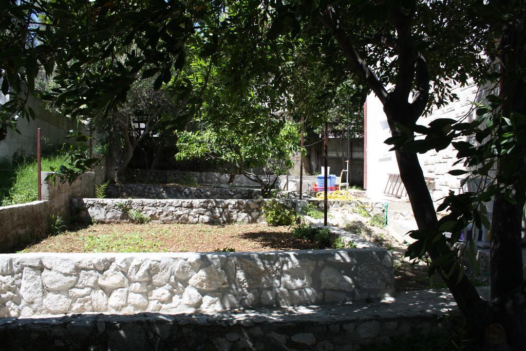 Apartments Suker Trogir Exteriör bild