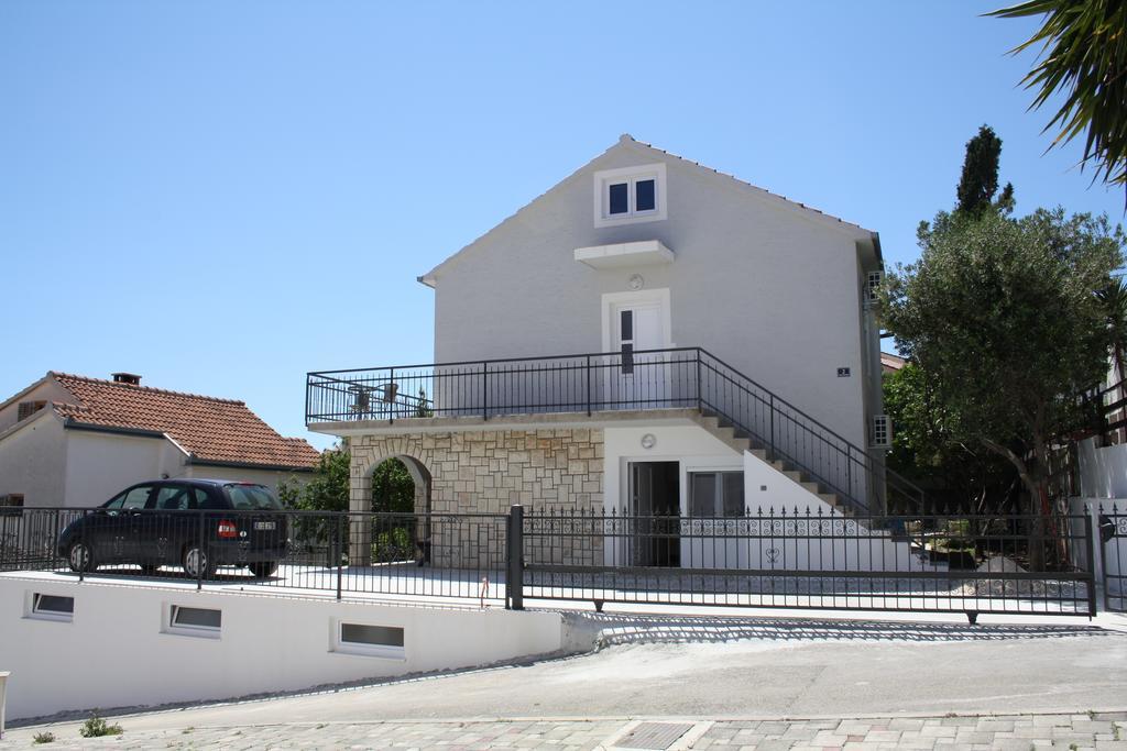 Apartments Suker Trogir Exteriör bild