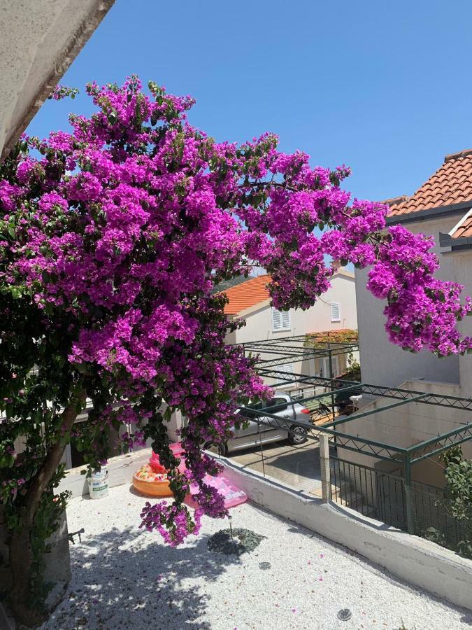 Apartments Suker Trogir Exteriör bild